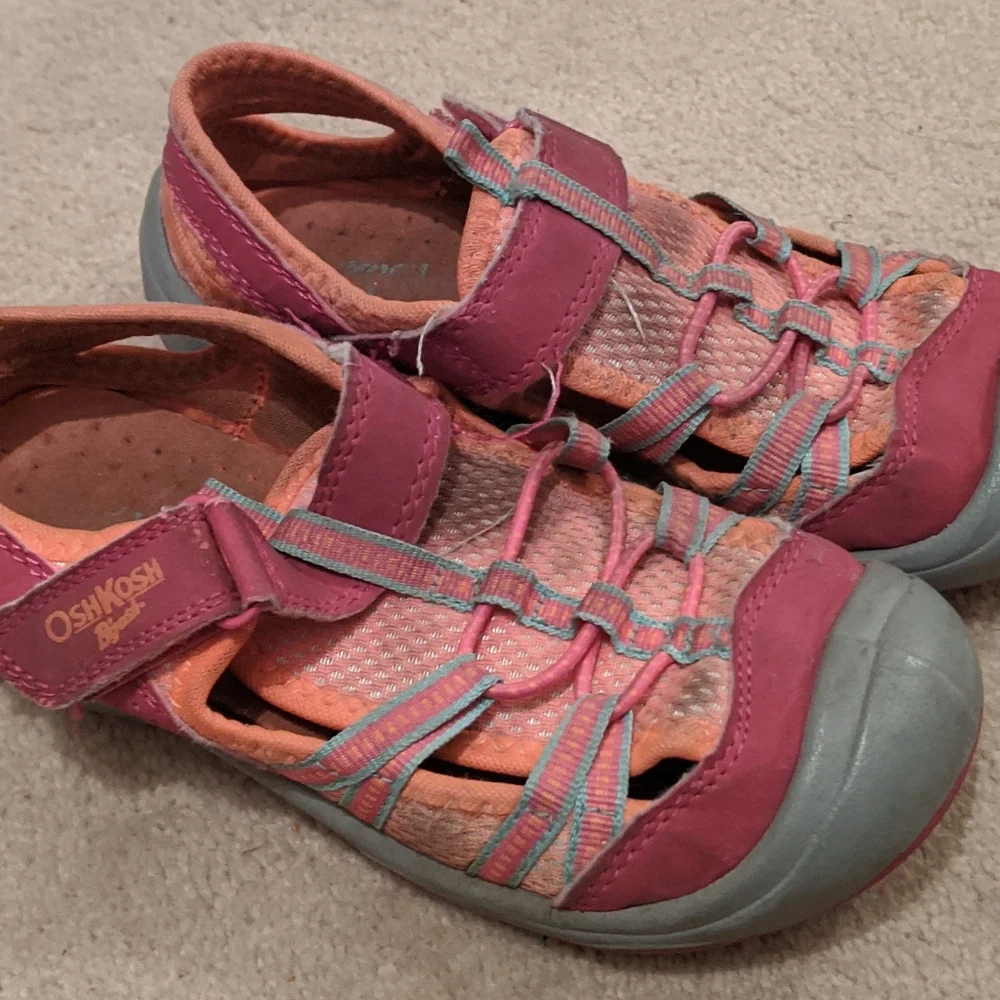 🌈 Oshkosh strap shoes - size 12